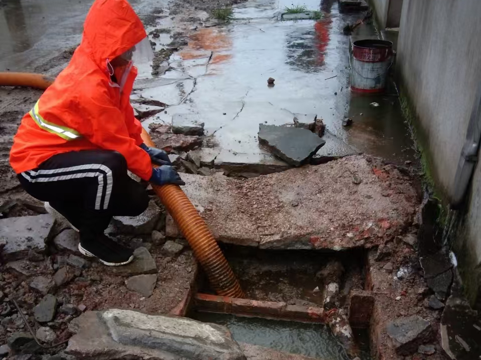 沂源专业清理污水池 炜誉市政以规范流程守护城市 “肠道”